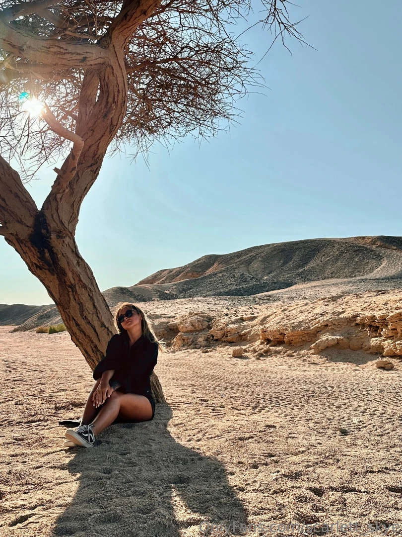 Do you like vacationing in the desert everything around you seems to 