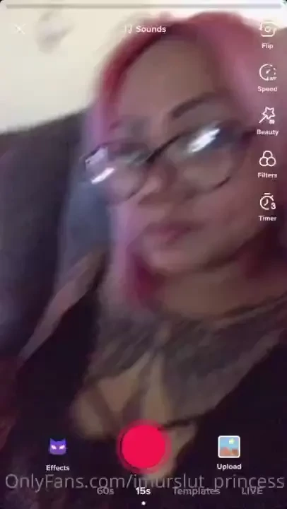 Mmmmmmm i ll eat grapes like i eat my own pussy 