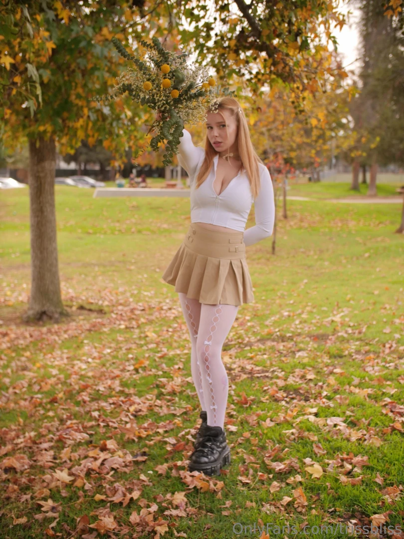 Do you remember when the peak of creativity was an autumn photoshoot part 1 