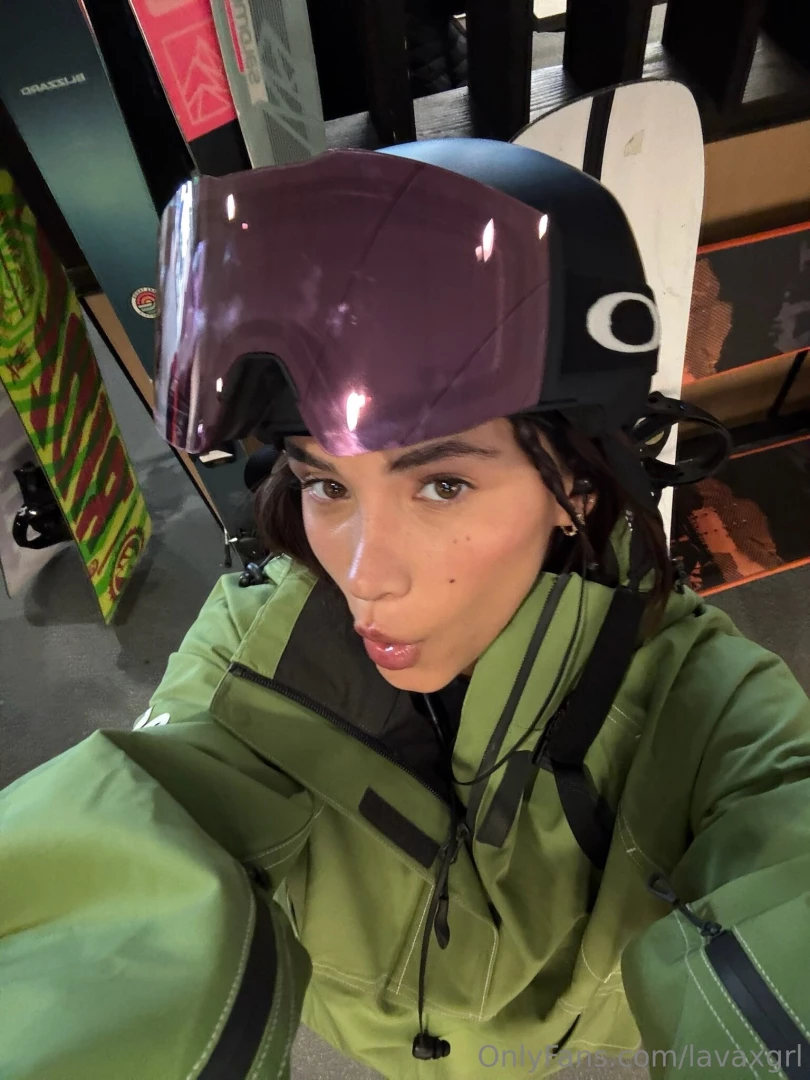 Who loves snowboarding like i do 