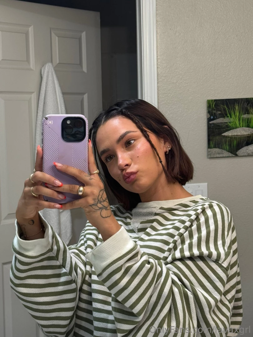 Come say hi to me in my dm s with a heart 