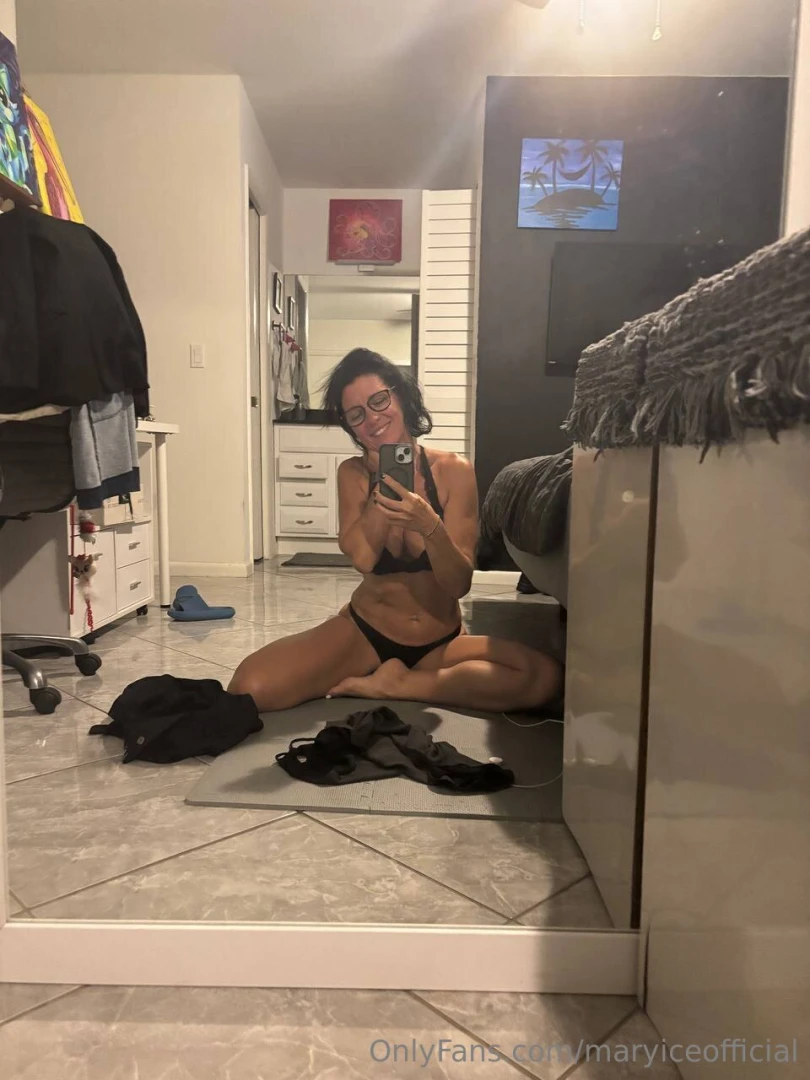 I m heading to the shower now baby wanna get wet with me 