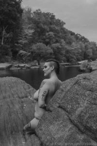 We love a good bnw photo part 6