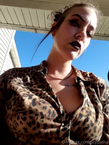 Say yes ma am when i speak to you now kneel