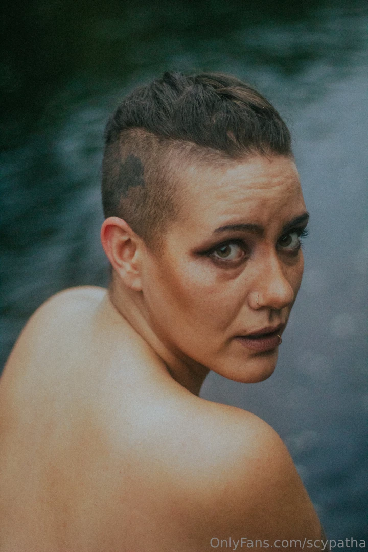 What are these eyes saying 