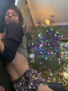 kyoshipanties - Snuck down in my pjs to show off our christmas tree shoulda got up 