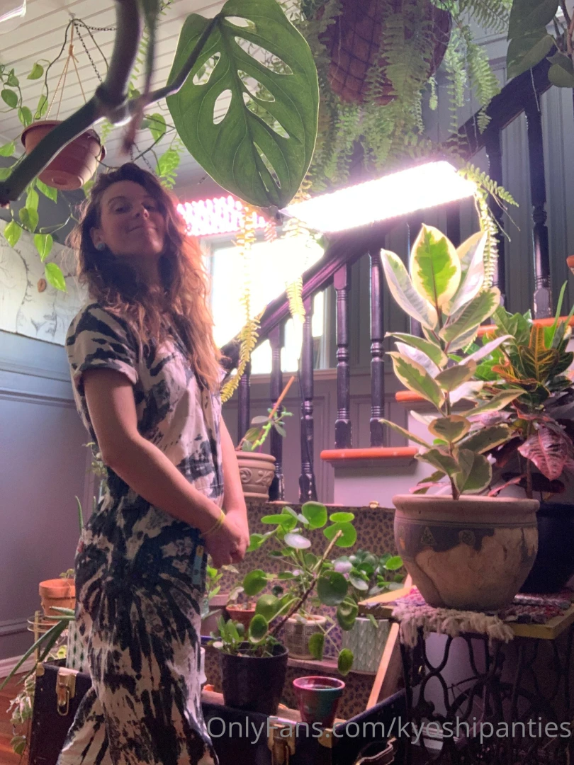 I m gonna do a spicy photo shoot with my plants sometime soon until 