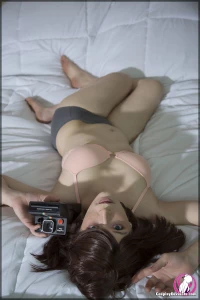 New life is strange game out today who s playing traveling through