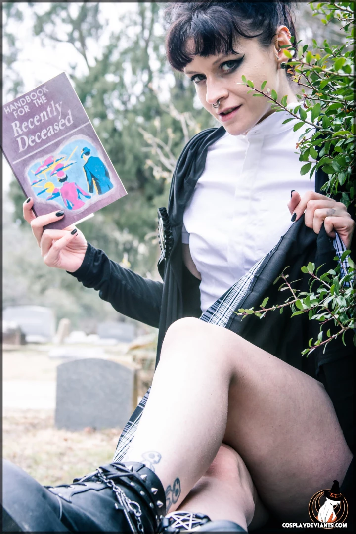 I myself am strange and unusual who else is excited to see the ghost 