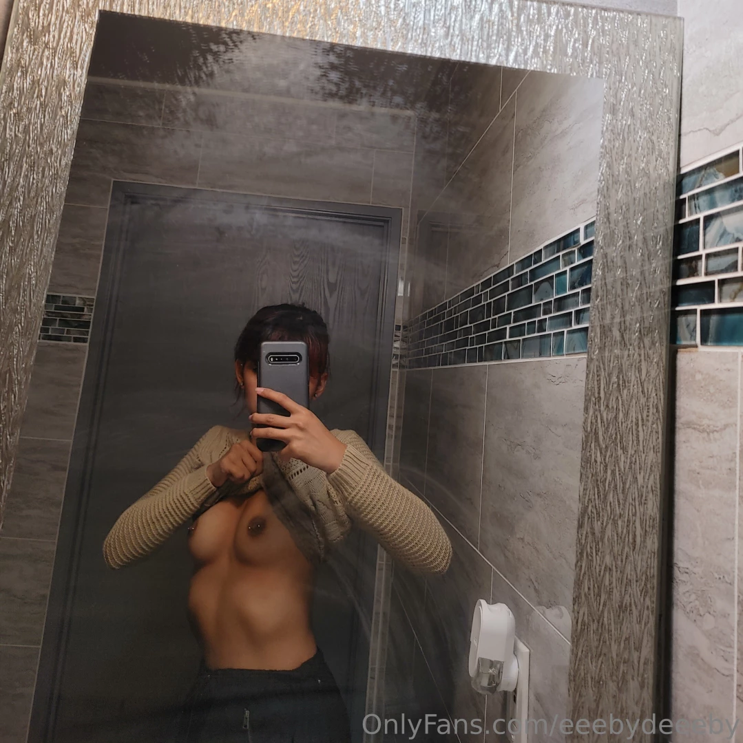 Someone needs to clean this mirror 