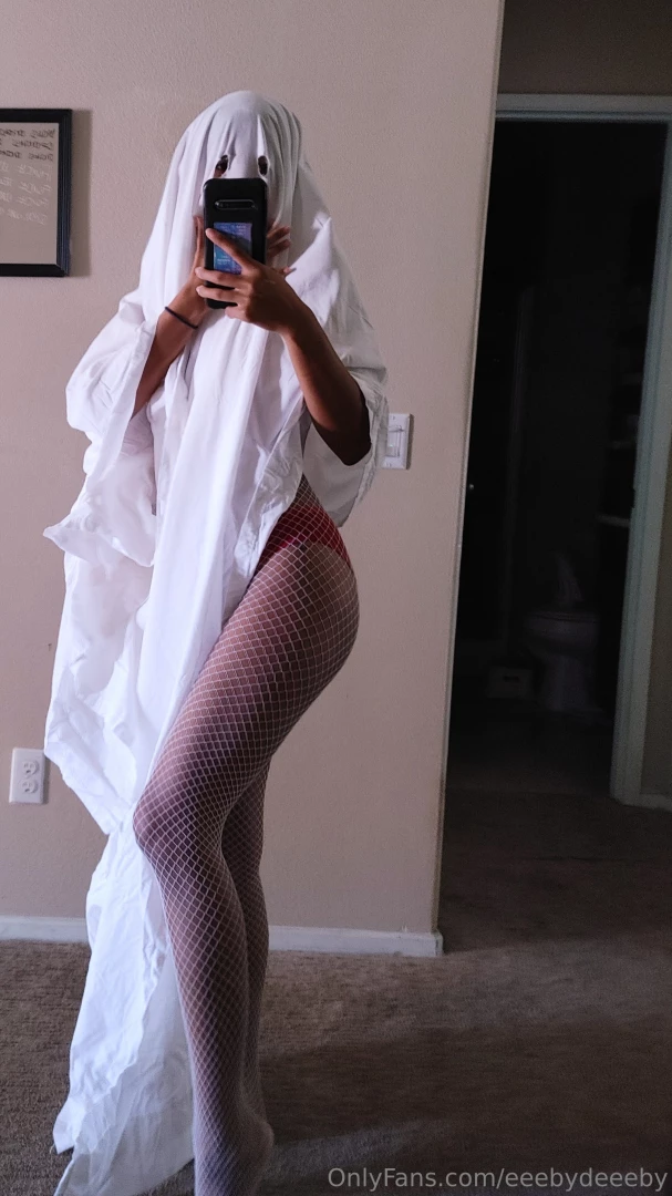 I forgot this costume pic 