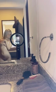 Si haces zoom podr s ver mi rica pussy part 1