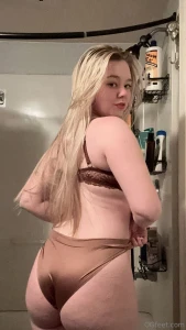 Come say hi if you wanna keep me happy