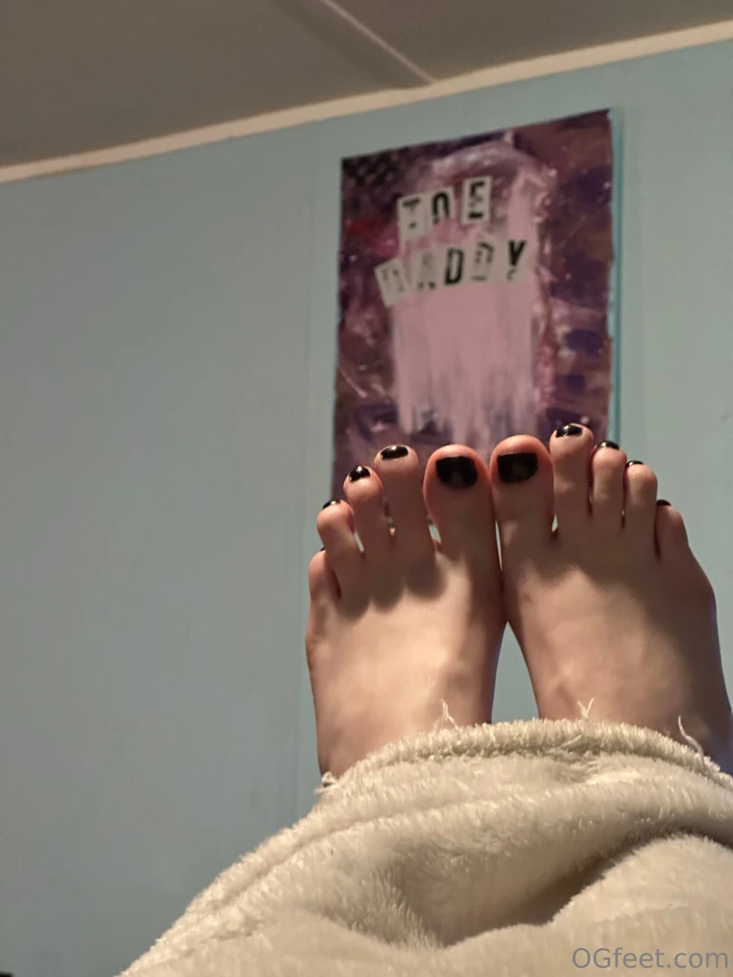 Good night from your fav feet 