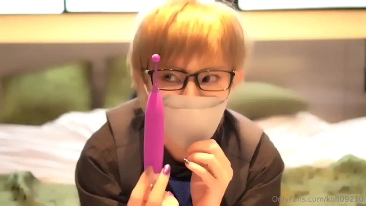 It s been a while since i ve had sex alone i like to do it alone but 