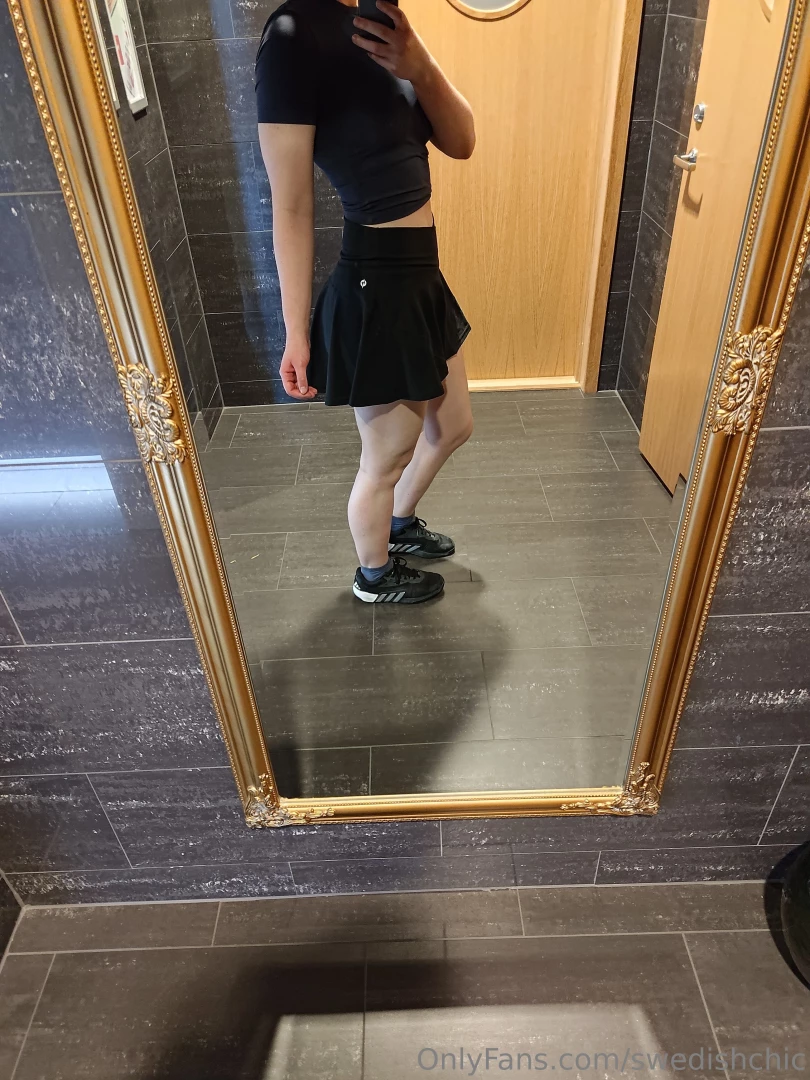 Cute skirt in action 