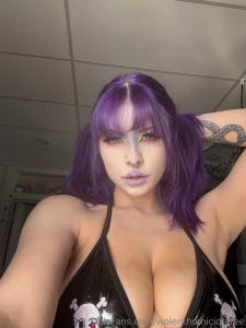 Just your friendly rainbow goddess here to brighten your feed