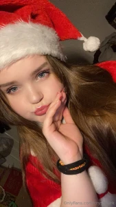 Holiday treats just for you this christmas i m wrapping up something