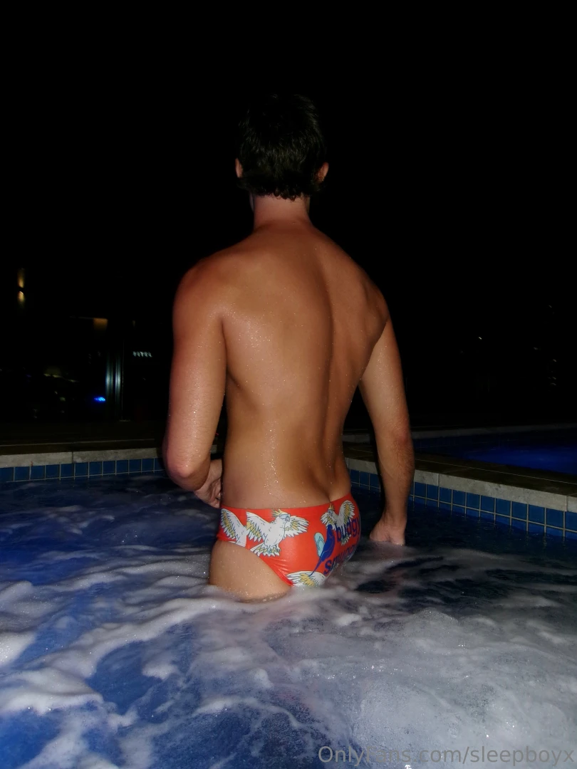 These budgy smugglers are so tight they squeeze my ass cheeks together 