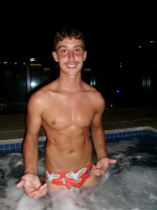 These budgy smugglers are so tight they squeeze my ass cheeks together part 2