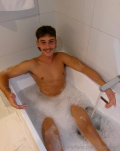 I love bath time give me a good scrub and i m happy part 1