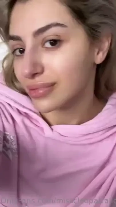 No filter guess what is on my lips hint it s not your husbands cum 