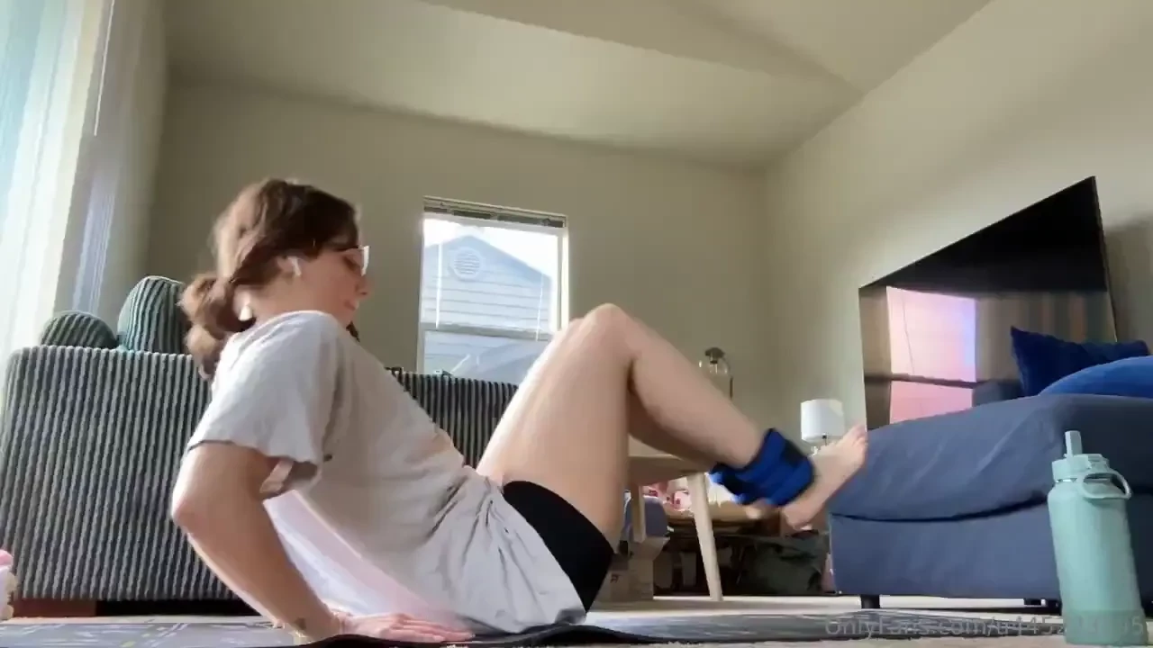 Okay for those of u asking for workout videos here yall go pls ignore 