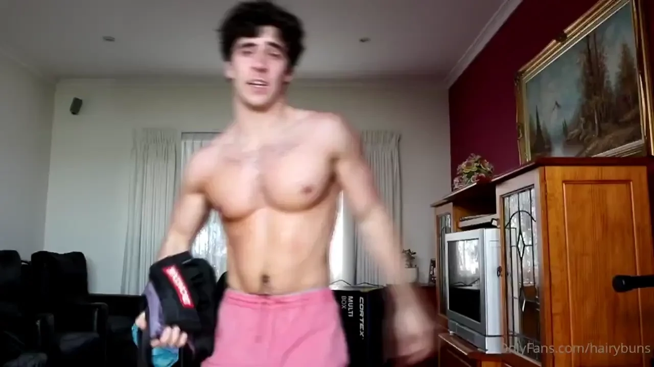 Throw back to shorter hair and bigger pecs 