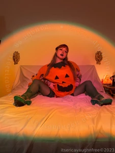 Pump-kink dressed up as a little pumpkin to get my guts rearranged