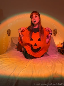 Pump-kink dressed up as a little pumpkin to get my guts rearranged part 7