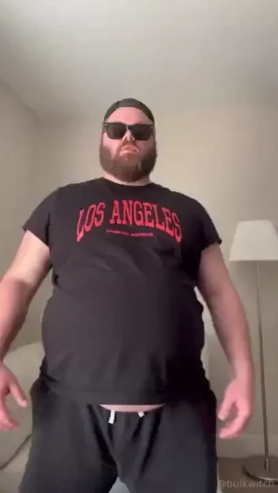 December update weight is sitting at 355 belly is 61 inches standing 