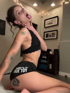 Wake up and smell my ass happy monday babes part 2