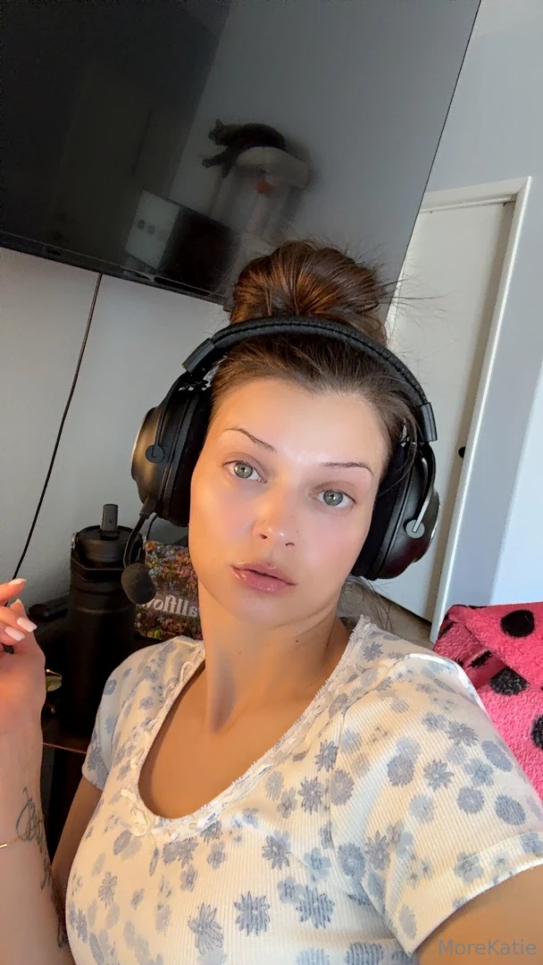 Happy friday losers i m making steak and potatoes for dinner tonight 