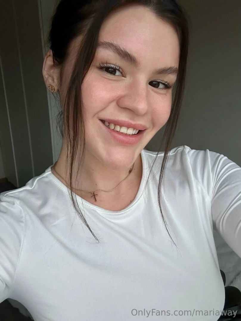 The best accessory a girl has is a smile do you agree 