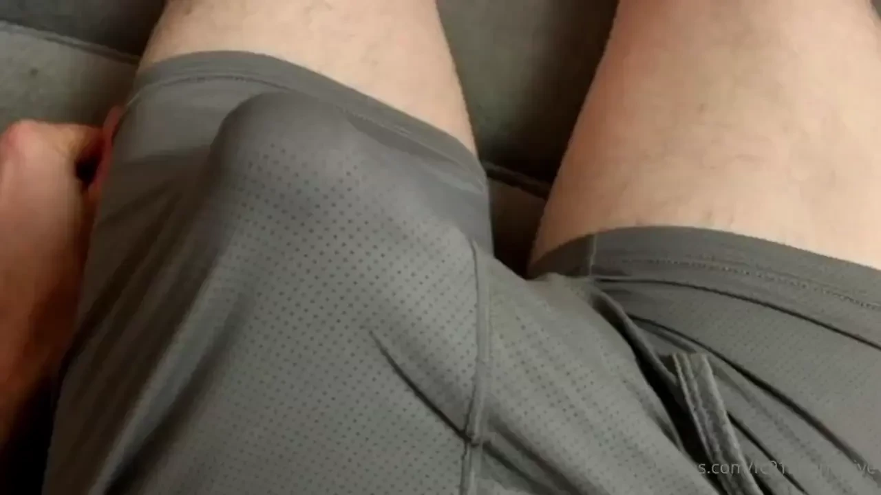 That cum without hands after gym mmmmmm 