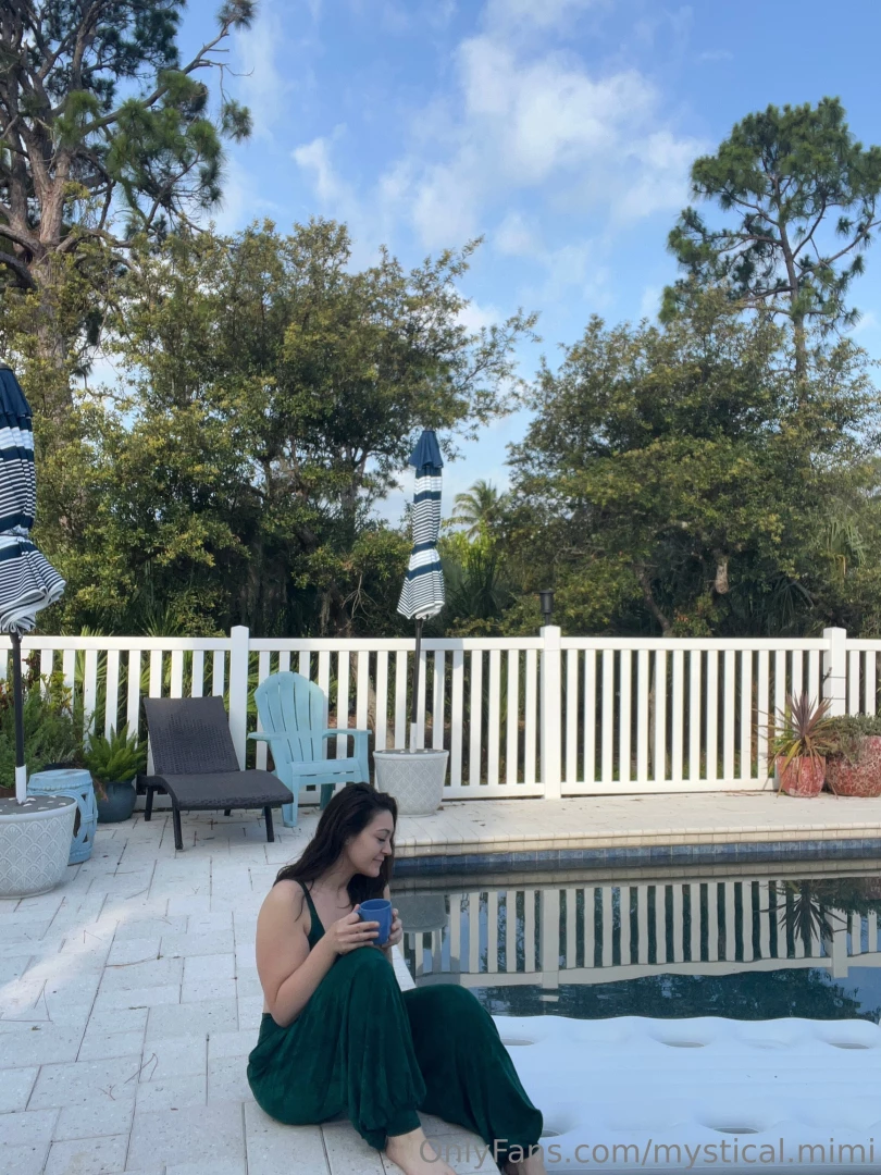 Officially poolside for a nice little vacation i hope you all find 