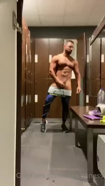 Horny at locker room before work out who want to train with me 