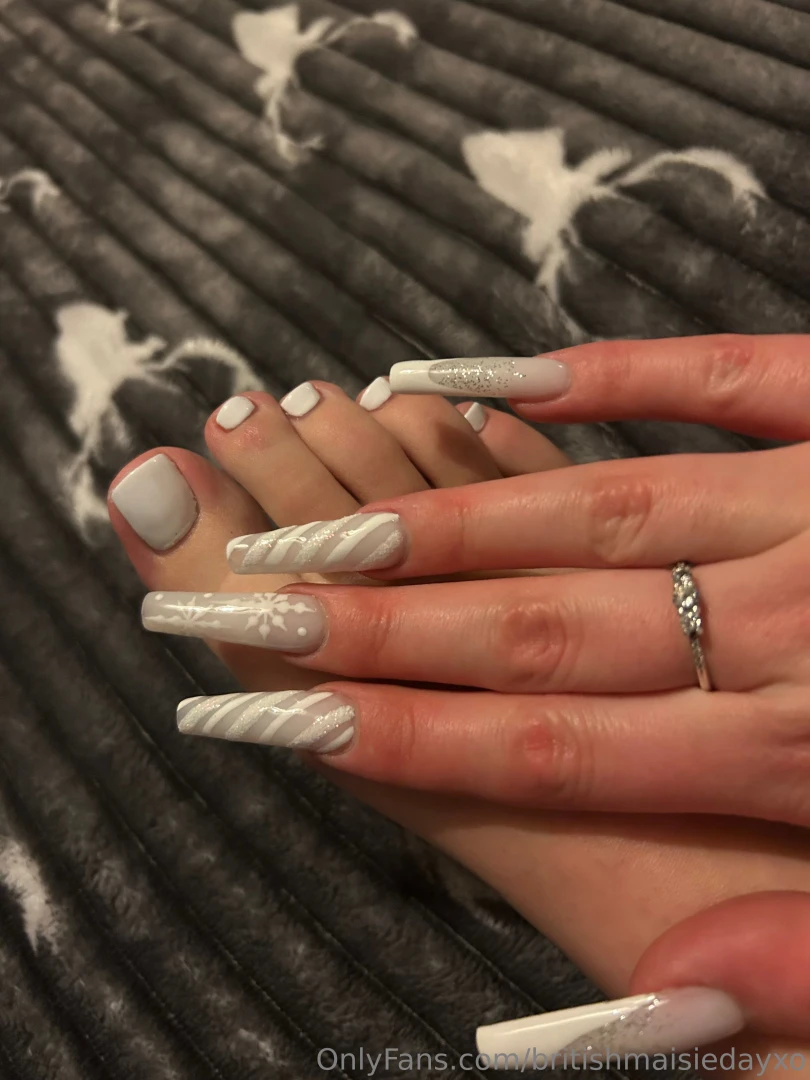 2024 christmas nails it s giving winter wonderland i think these are part 1 