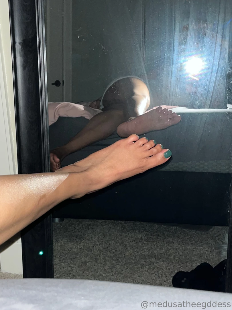 Ass toes and fresh wax 