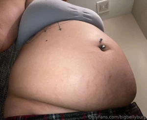 It s been so hard to hide my belly lately all my big shirts are part 1