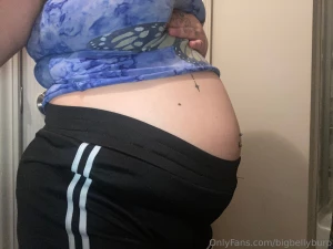 Is it that noticeable my clothes are kinda tight part 6