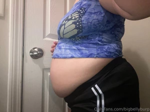 Is it that noticeable my clothes are kinda tight part 1