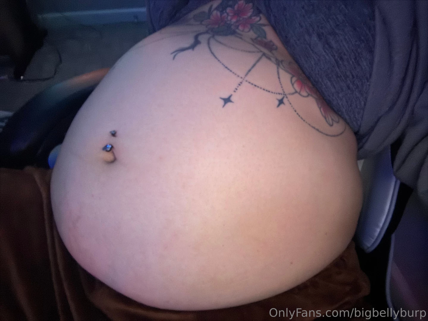 Love playing with my belly when i get the chance part 2 