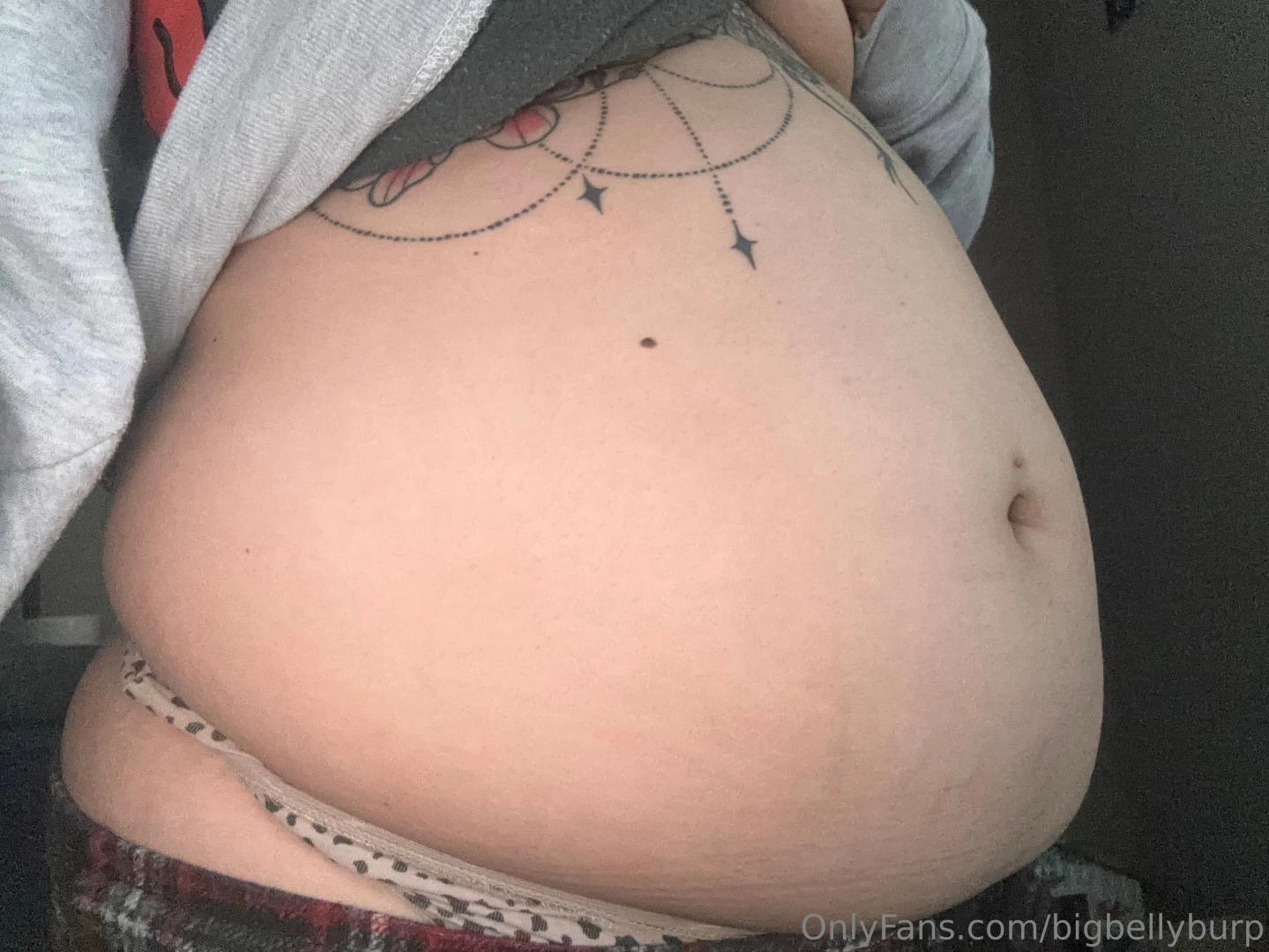 I ve had a feeling my belly button looked a little bigger wanted to part 1 