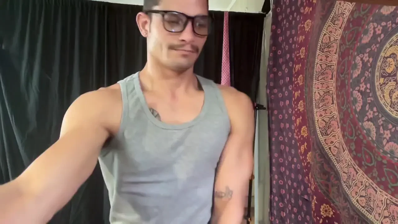 Cum check out my new singlet and choker unboxing 