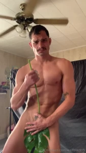 Check your dms for the spicy clip