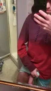 Just cuz i m getting ready doesn t mean i don t have time to flash my