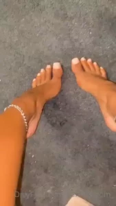 Mmm should i record more feet content leave tips for encouragement amp