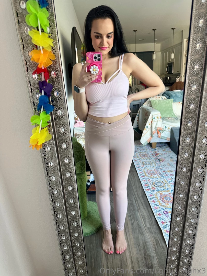 I loooove this ootd pinkpinkpink the only thing my titties look better 