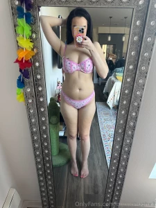 The worst part about having big tits finding a bra that fits